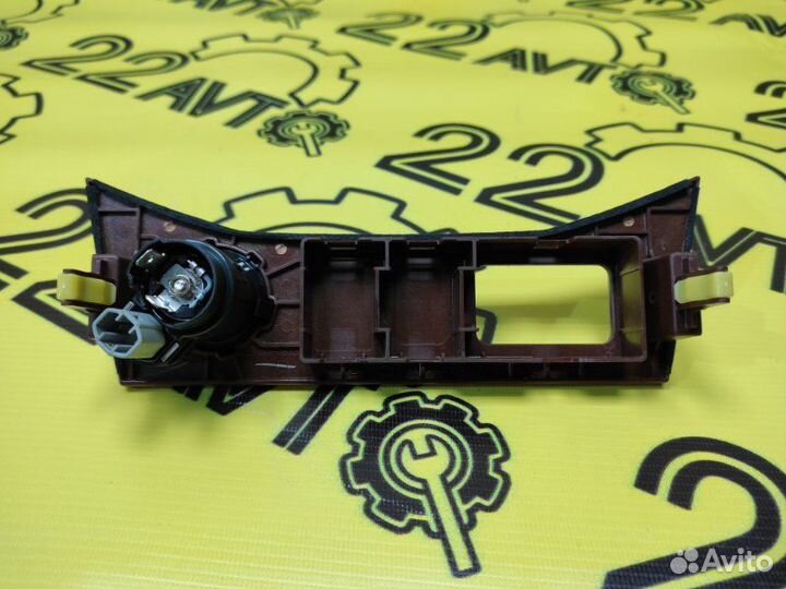 Накладка консоли Toyota Harrier MCU30 1mzfe