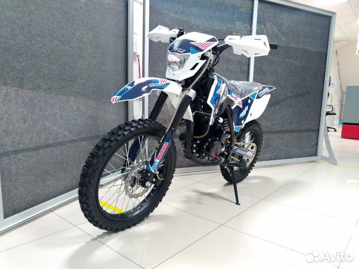 Мотоцикл BSE Z1