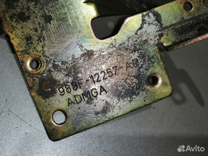 Крепление кронштейн катушки Форд Фокус 1