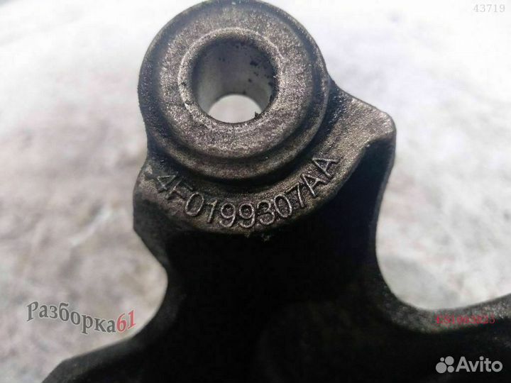 Кронштейн двигателя audi A6 C6 Левый