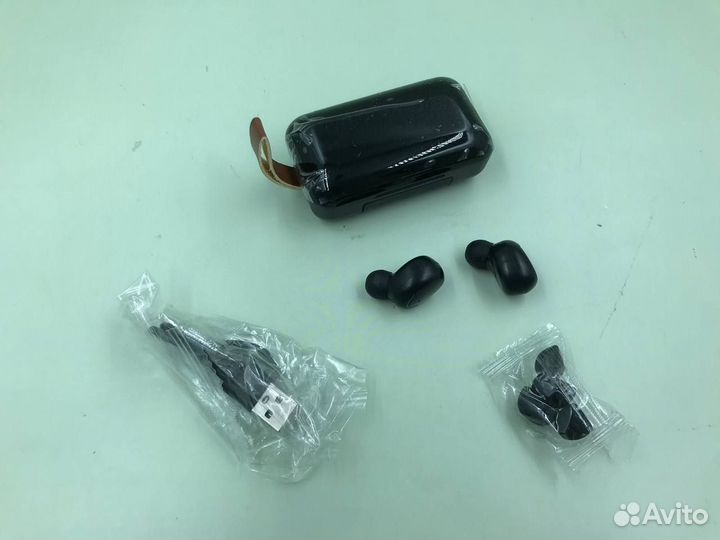 23832 Стереонаушники с зарядным футляром