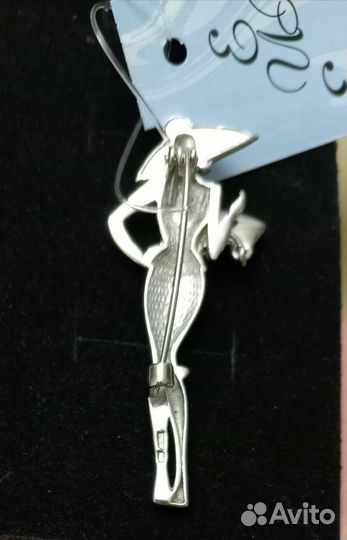 Серебряная брошь Дама в шляпе