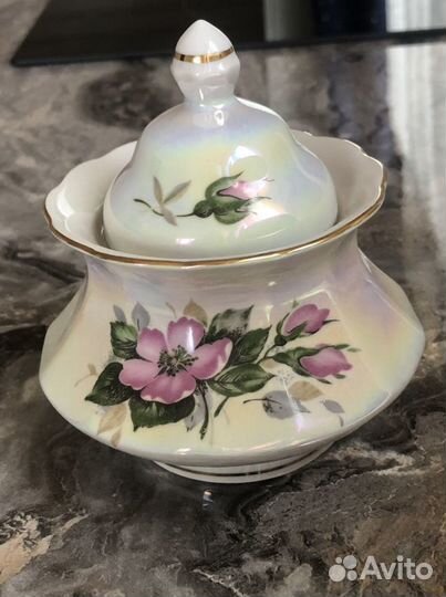 Сахарница, банки