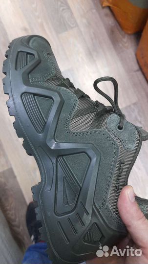 Кроссовки Lowa