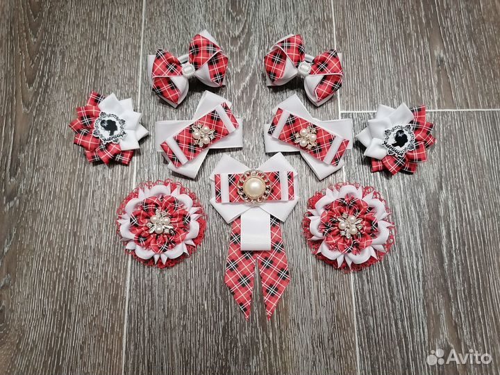 Школьные наборы, бантики и галстук