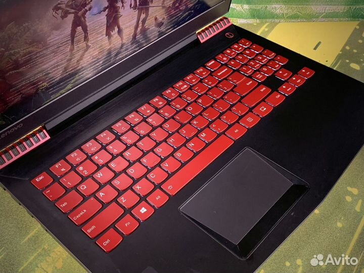 Игровой ноутбук Lenovo Legion Y520 / GTX 1050 / i5