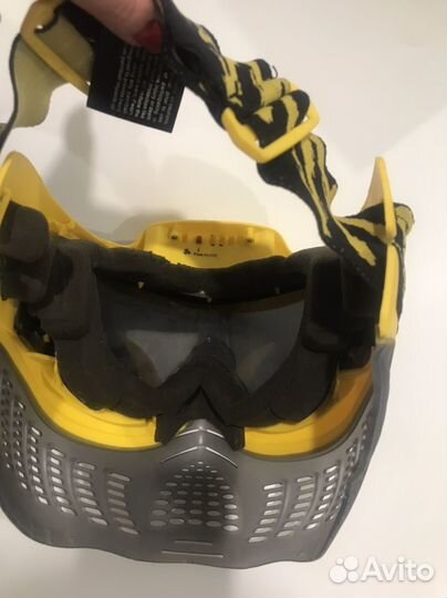 Горнолыжный шлем