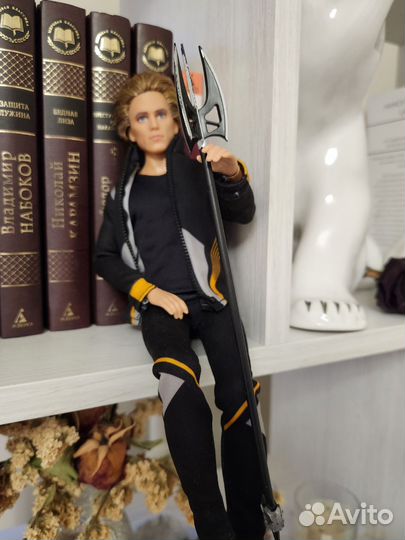 Коллекционная кукла Барби Голодные игры:Финник