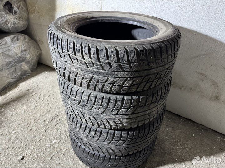 Kumho I'Zen KW22 215/60 R16