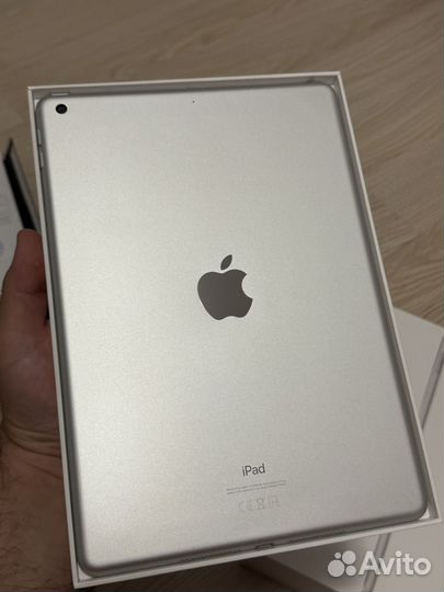 iPad 8 Поколения