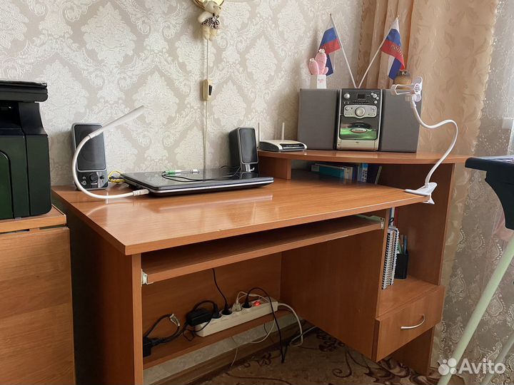 Письменный стол