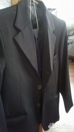 Продаю пиджак с жилеткой