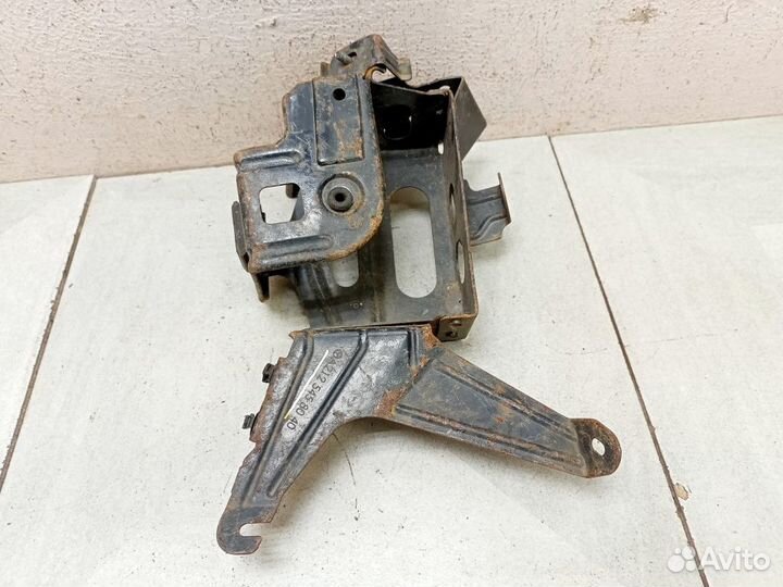 Кронштейн аккумулятора