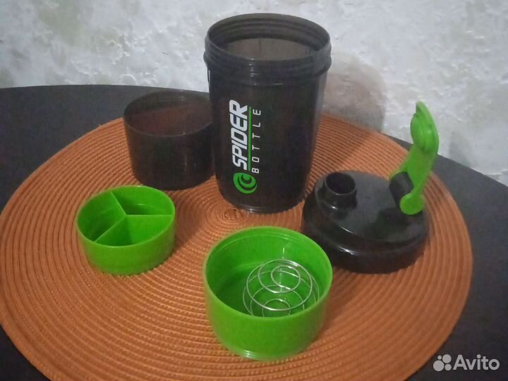 Спортивная бутылка, шейкер