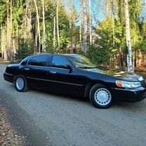 Lincoln Town Car 4.6 AT, 2001, 235 000 км, с пробегом, цена 920 000 руб.