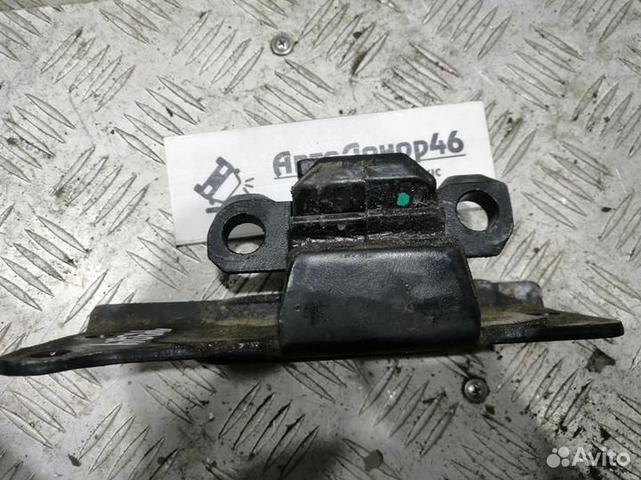 Опора, подушка кпп левая Nissan Teana J31