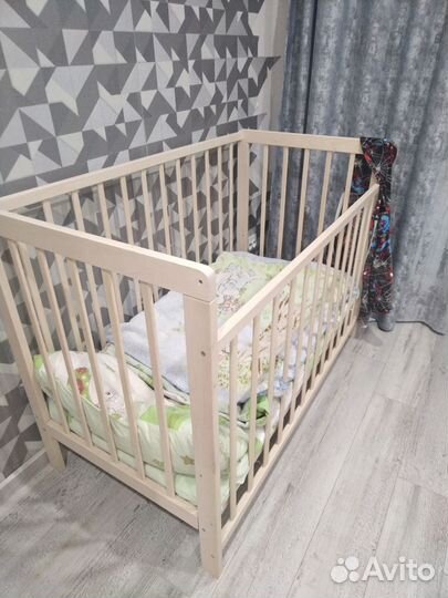Детская кроватка