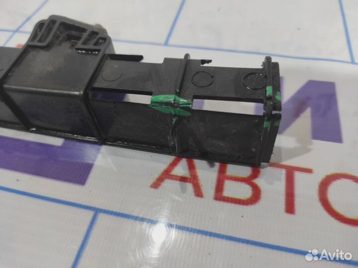 Направляющая стекла двери Renault Kaptur 822160252