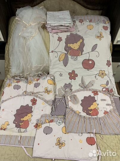 Комплекта в кроватку+подушка и белье икеа