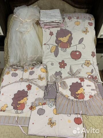 Комплекта в кроватку+подушка и белье икеа