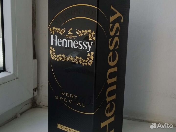 Коробка короб упаковка от Хеннесси