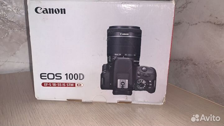 Зеркальный фотоаппарат canon eos 100D