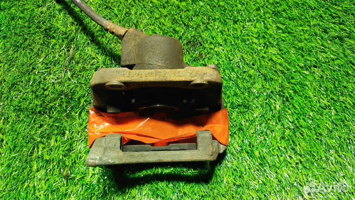 Суппорт тормозной передний правый Renault Sandero