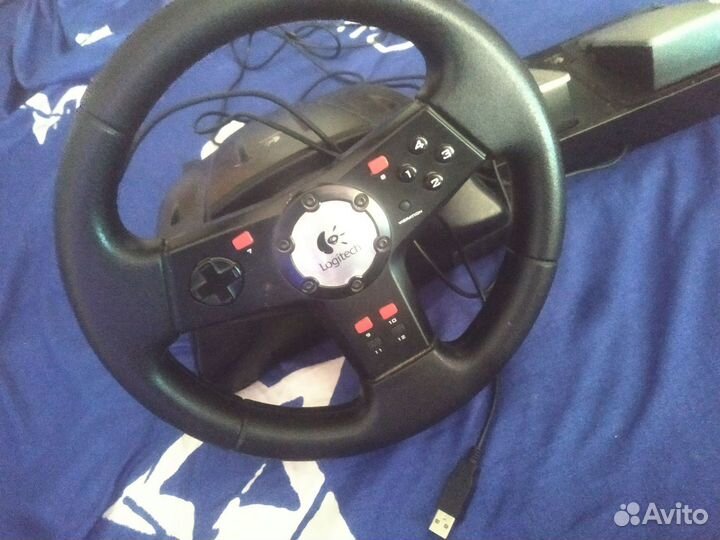 Игровой руль logitech с педалями
