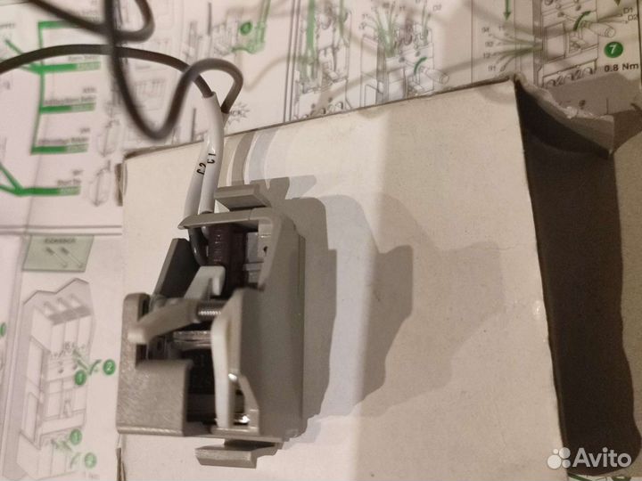 Schneider Electric ezasht200ac