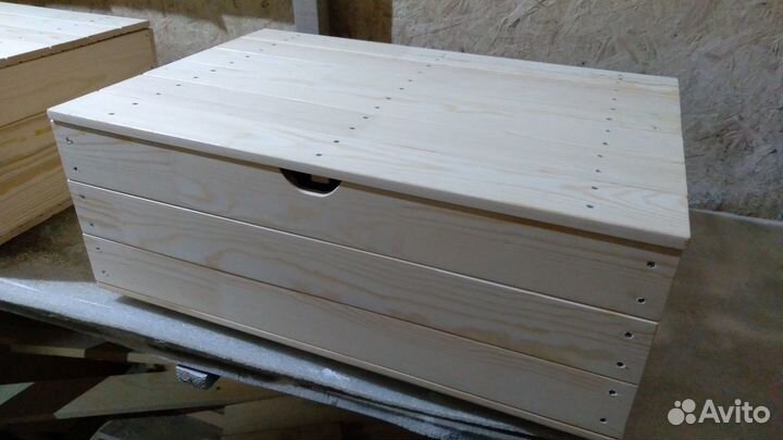 Ящики с крышкой на колесиках