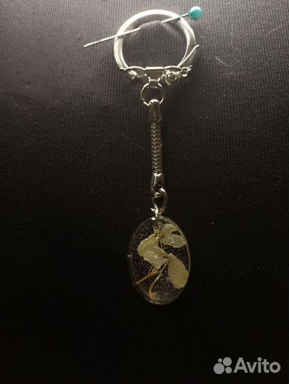 Брелок и брелок и серёжки из эпоксидной смолы