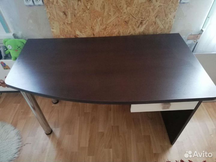 Письменный стол