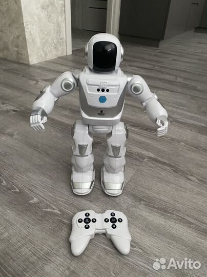 Игрушка робот