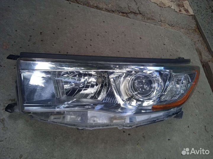 Фара тойота хайлендер3 левая