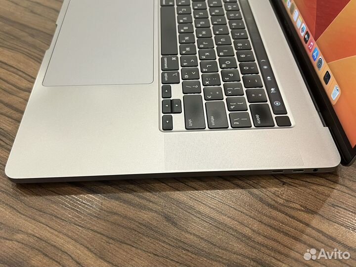 Apple MacBook Pro 16