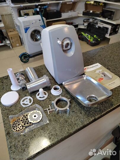 Электромясорубка Binatone MGP-1414