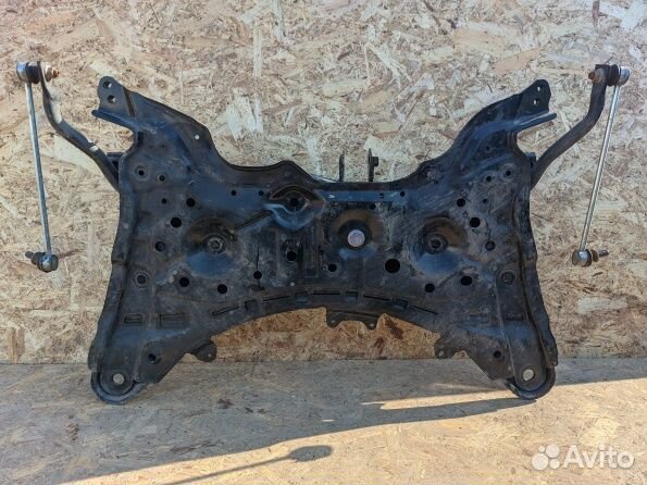 Подрамник передний Toyota Corolla e 210