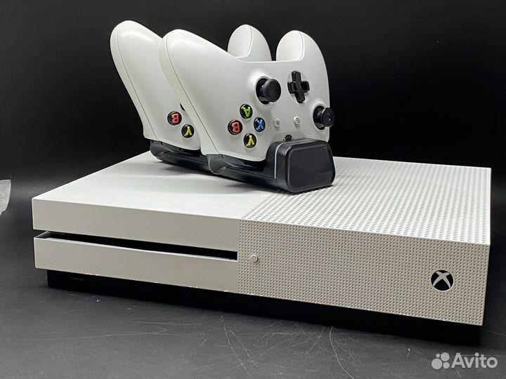 Xbox One S 500Gb +450 игр