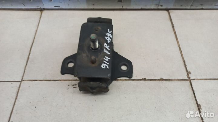 Опора двигателя правая Hi Lux 2015