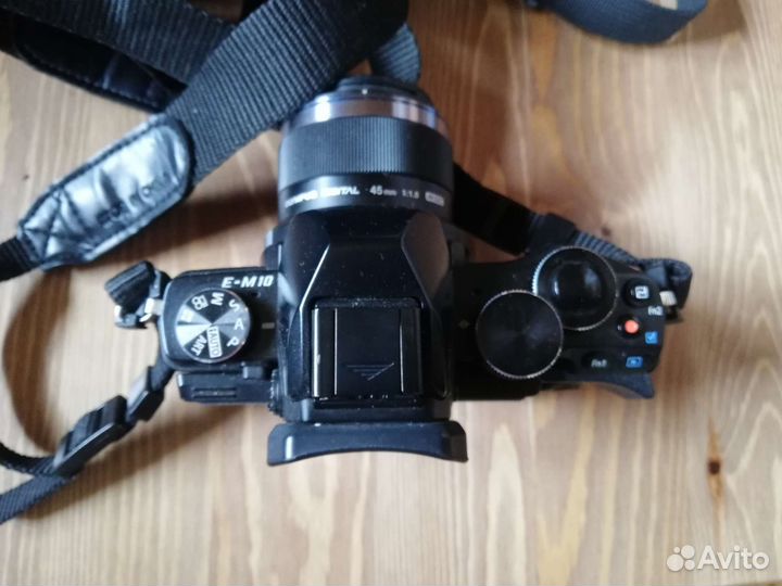 Компактный фотоаппарат olympus om-D-E10