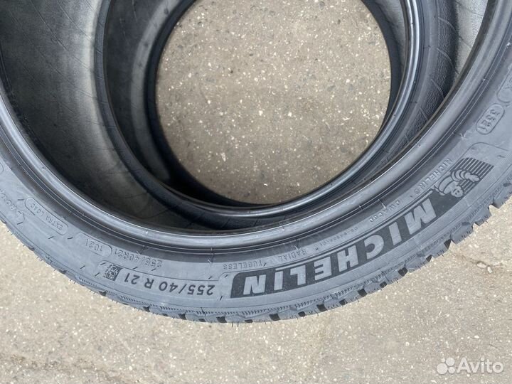 Michelin Pilot Alpin 5 285/35 R21 и 255/40 R21