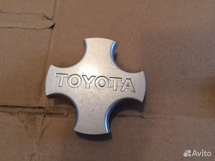 Колпак колеса Toyota Cresta GX71