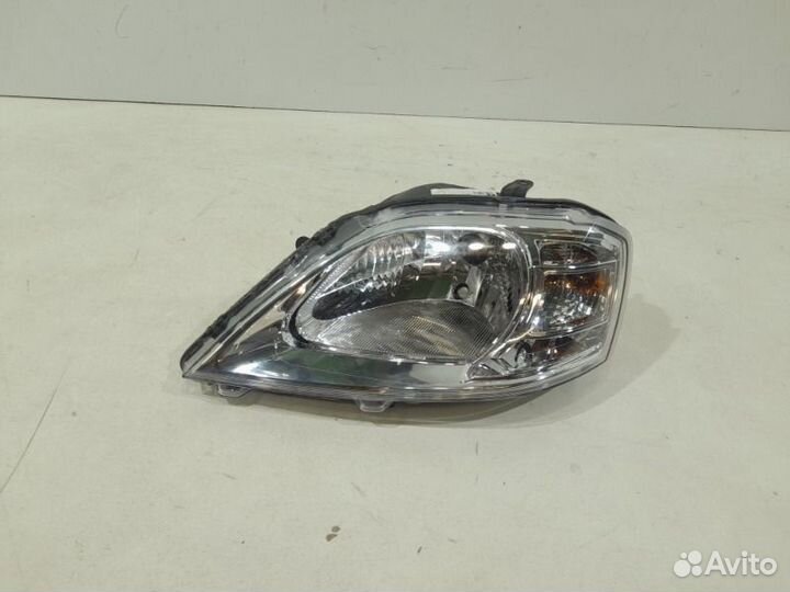 Фара левая LADA Largus 2011