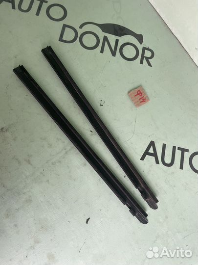 Уплотнитель стекла задний левый march ak12