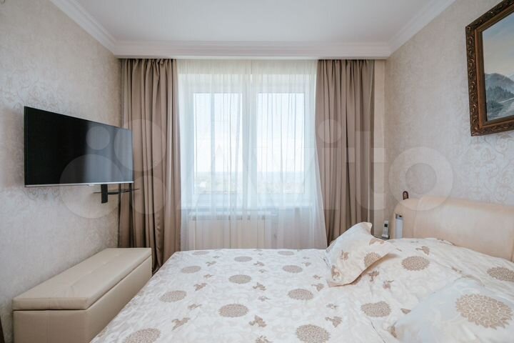 3-к. квартира, 135 м², 19/23 эт.