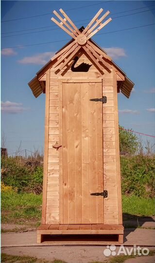 Уличный туалет деревянный BLU783