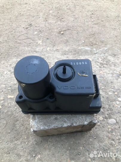 Компрессор центрального замка audi 100 с3