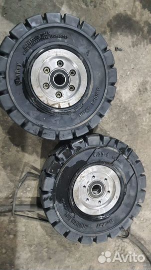 Шина массивная 4.00-4 2.50 starco makhna STD