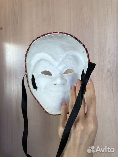 Венецианская маска настенная