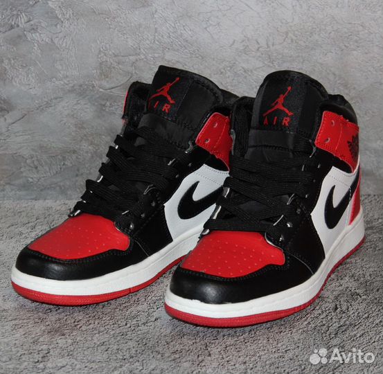 Кроссовки Nike Air Jordan 1